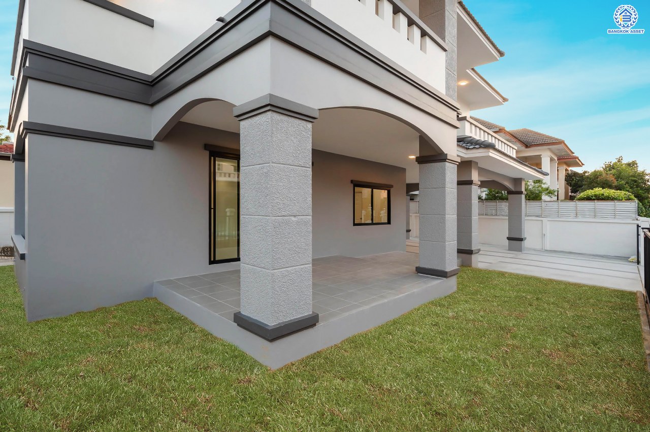 บ้านมือสองตกแต่งใหม่ โครงการ ลภาวัน9 ชัยพฤกษ์-ปากเกร็ด เนื้อที่ 71.9 ตร.ว. ฟังก์ชัน 3 ห้องนอน 3 ห้องน้ำ 1 ห้องอเนกประสงค์ 2 ที่จอดรถ ภายในบ้านกว้างขวาง ตอบโจทย์ทุกคนในครอบครัว บนทำเลที่ดีที่สุด เดินทางสะดวก เชื่อมต่อเมือง ใกล้เซ็นทรัลแจ้งวัฒนะ โรบินสัน ไลฟ์ไตล์ ราชพฤกษ์ และรถไฟฟ้าสายสีม่วง "สถานีบางพลู"